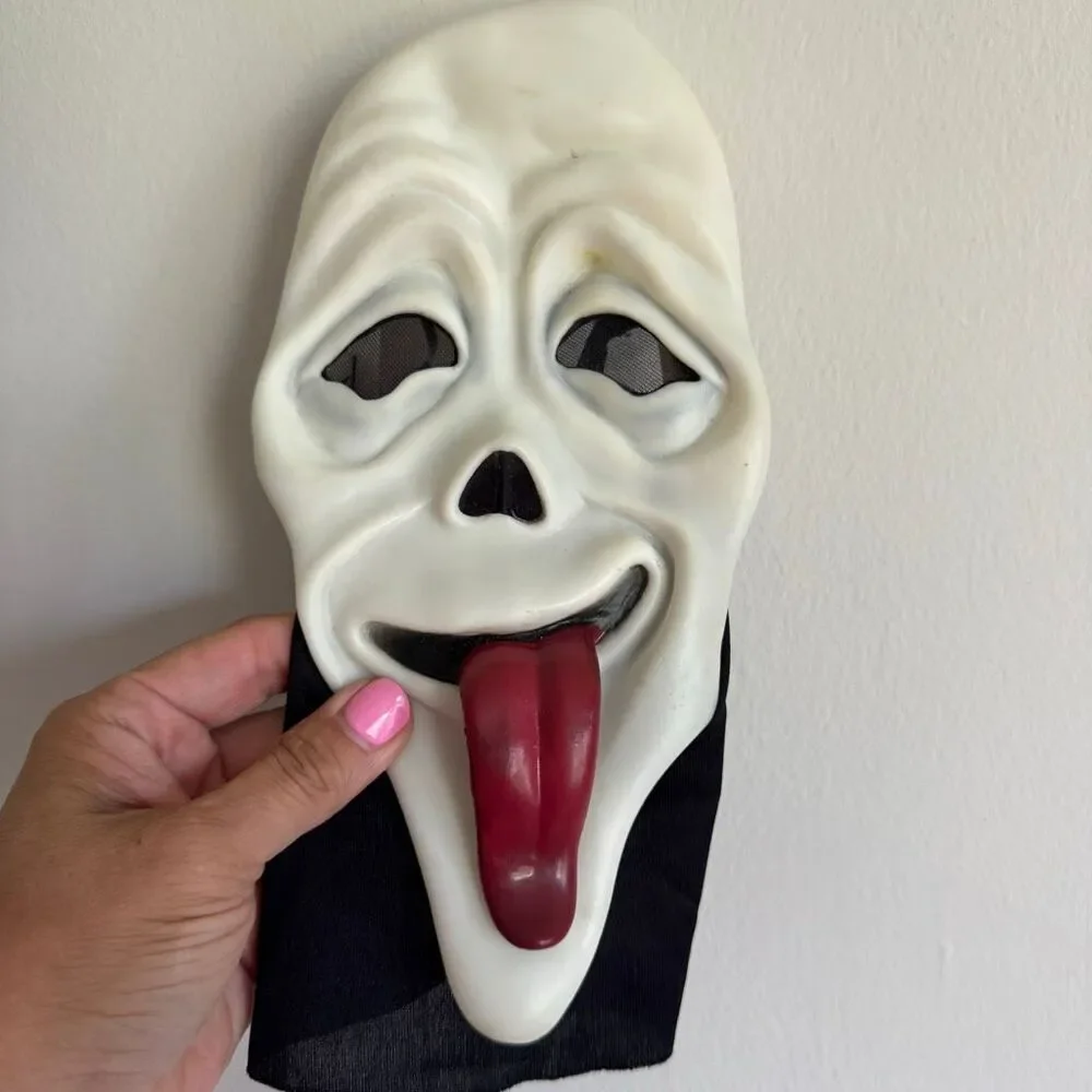VTG Scream Mask Tongue Out Ghostface Easter Unlimited  Wassup Scary Movie Youth